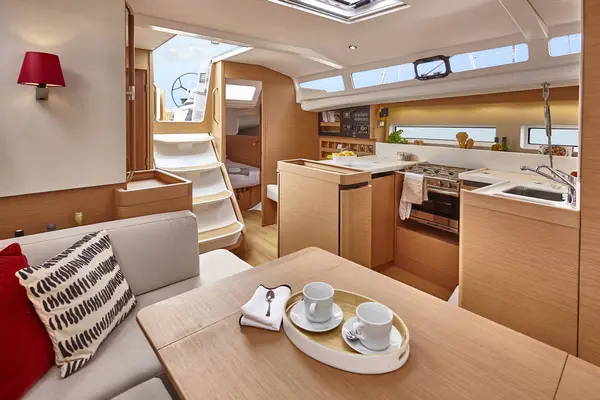 Jeanneau Sun Odyssey 440, photo 3 of 6