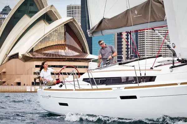 Jeanneau Sun Odyssey 389, photo 3 of 6