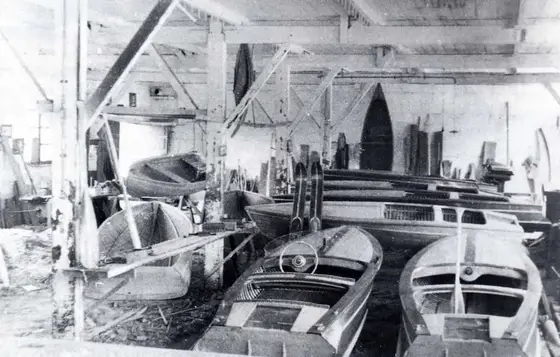 Wooden runabouts in Jeanneau’s first workshop