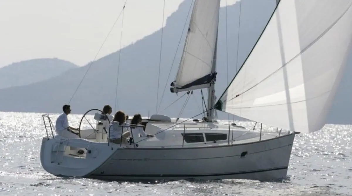 Jeanneau Sun Fast 32i, photo 1 of 2