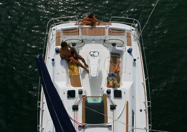 Jeanneau Sun Odyssey 39i, photo 2 of 2