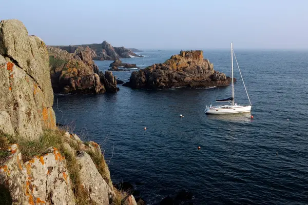Jeanneau Sun Odyssey 42i, photo 2 of 2