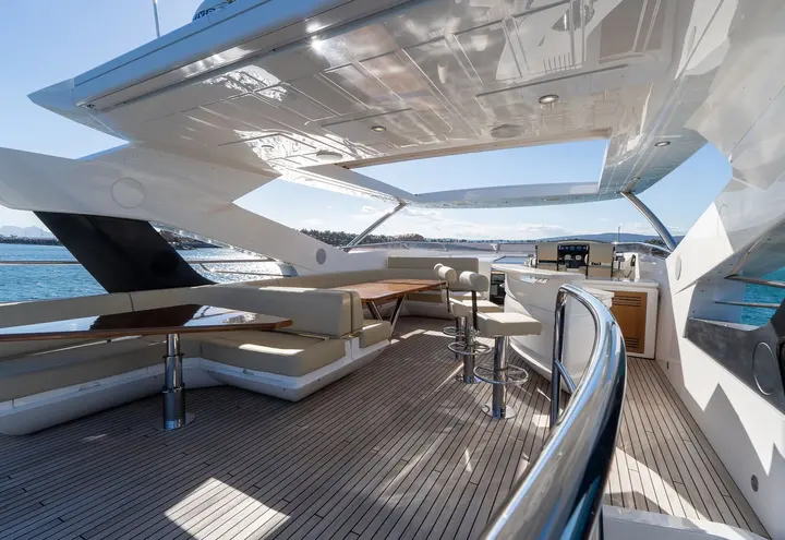 Sunseeker 95 Yacht