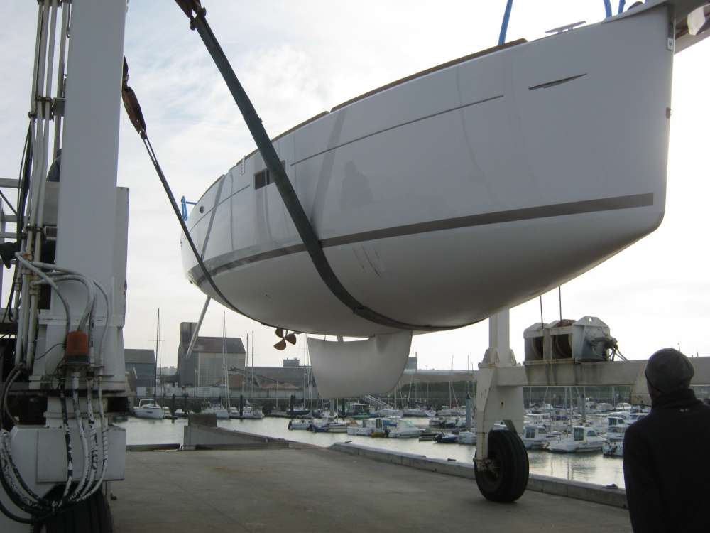 Jeanneau 349 Lift Keel - Yachts.Co